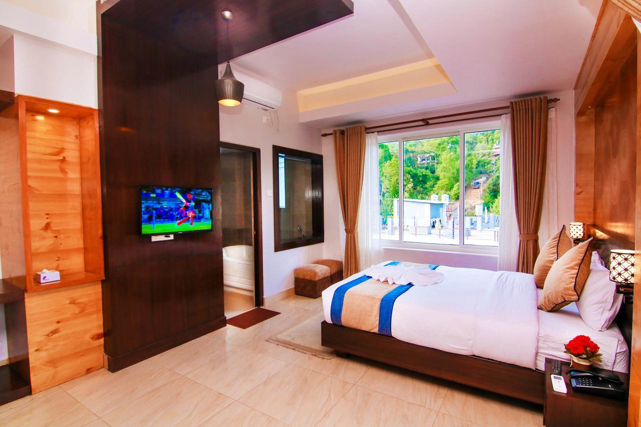 Hotel Lake Paradise Pokhara Esterno foto
