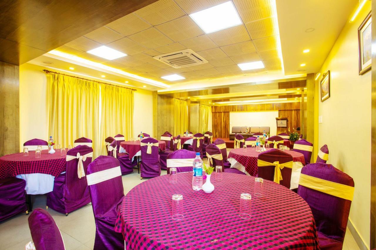 Hotel Lake Paradise Pokhara Esterno foto