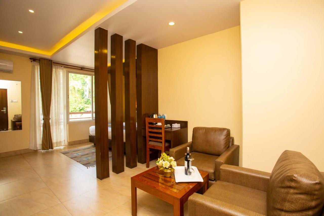 Hotel Lake Paradise Pokhara Esterno foto