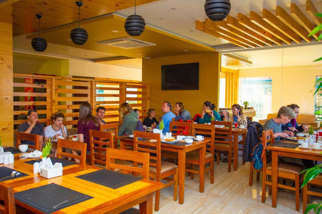Hotel Lake Paradise Pokhara Esterno foto