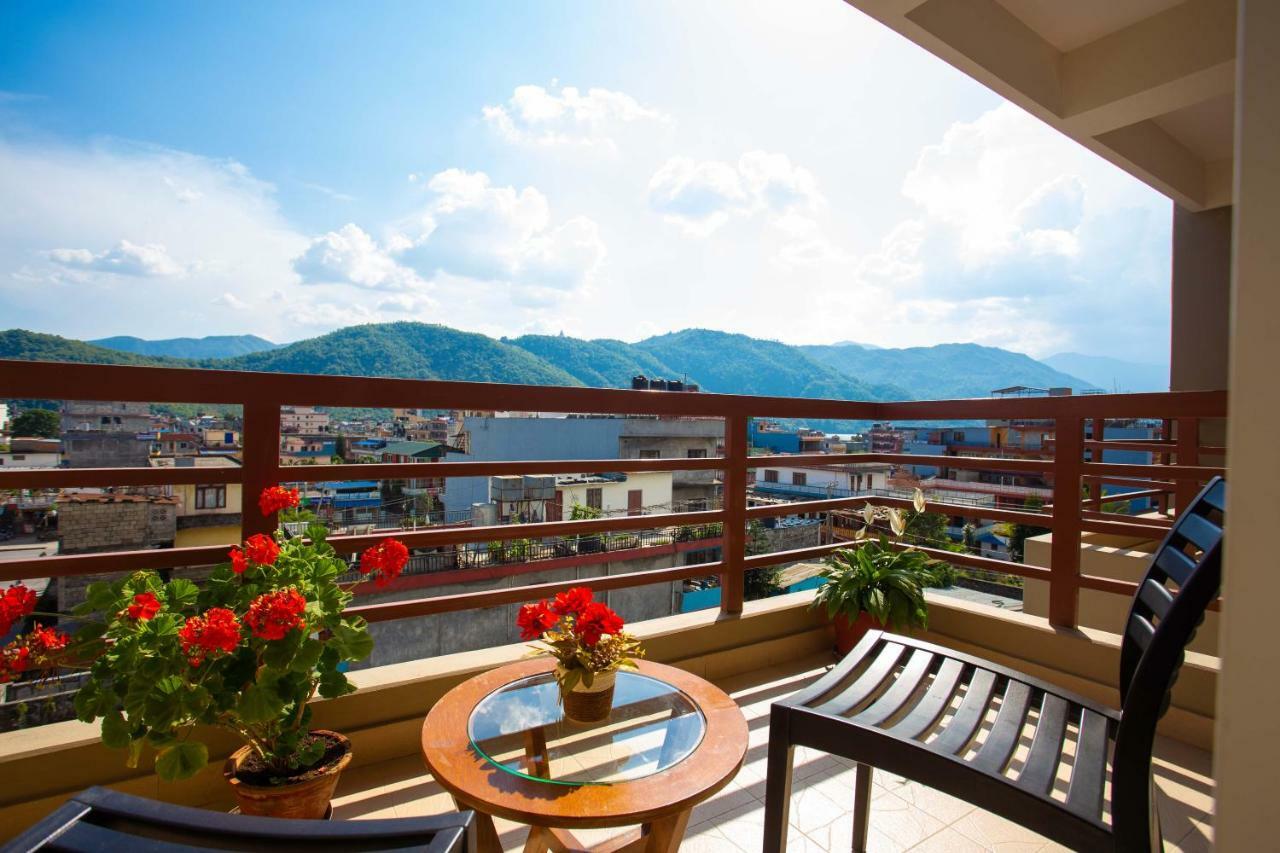 Hotel Lake Paradise Pokhara Esterno foto
