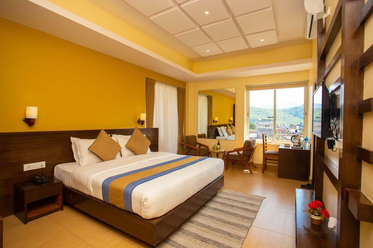 Hotel Lake Paradise Pokhara Esterno foto