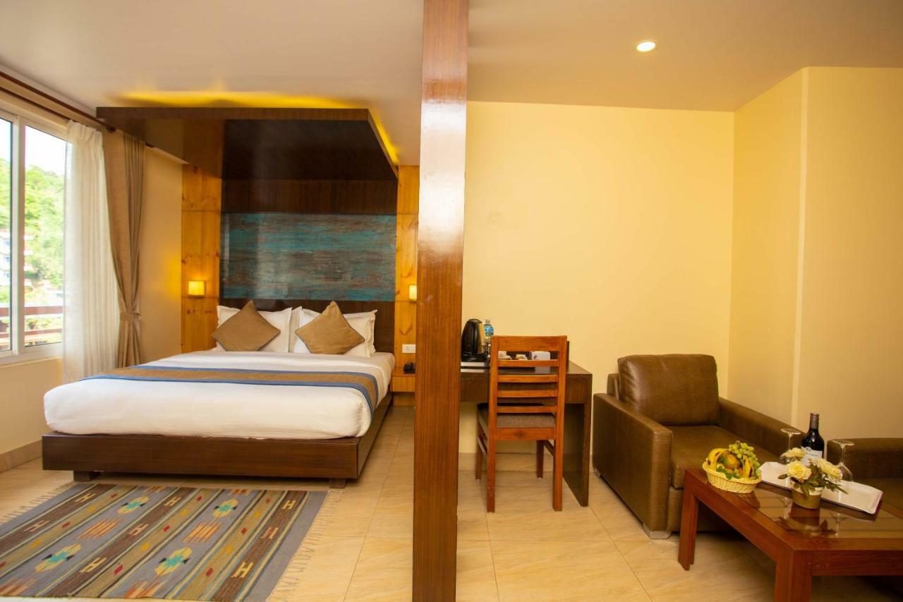Hotel Lake Paradise Pokhara Esterno foto