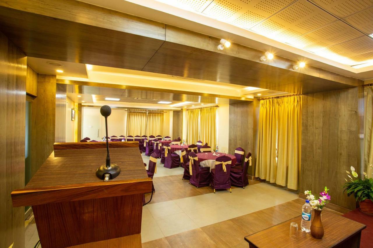 Hotel Lake Paradise Pokhara Esterno foto