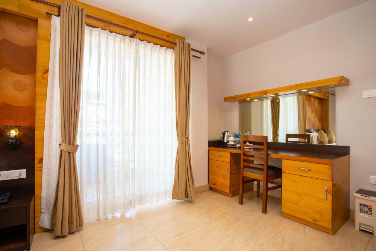 Hotel Lake Paradise Pokhara Esterno foto