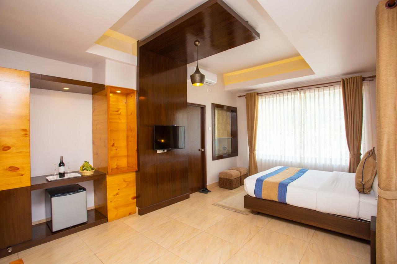 Hotel Lake Paradise Pokhara Esterno foto