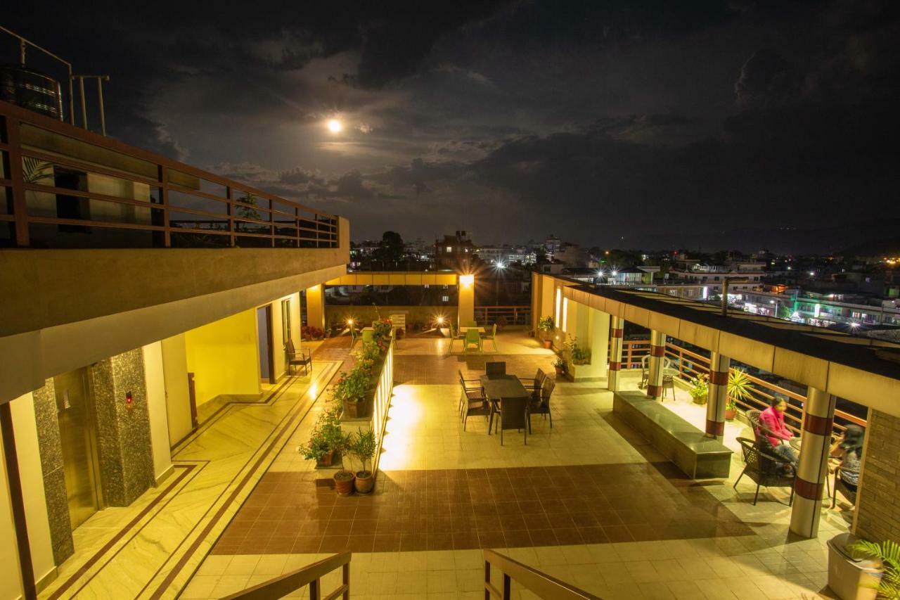 Hotel Lake Paradise Pokhara Esterno foto