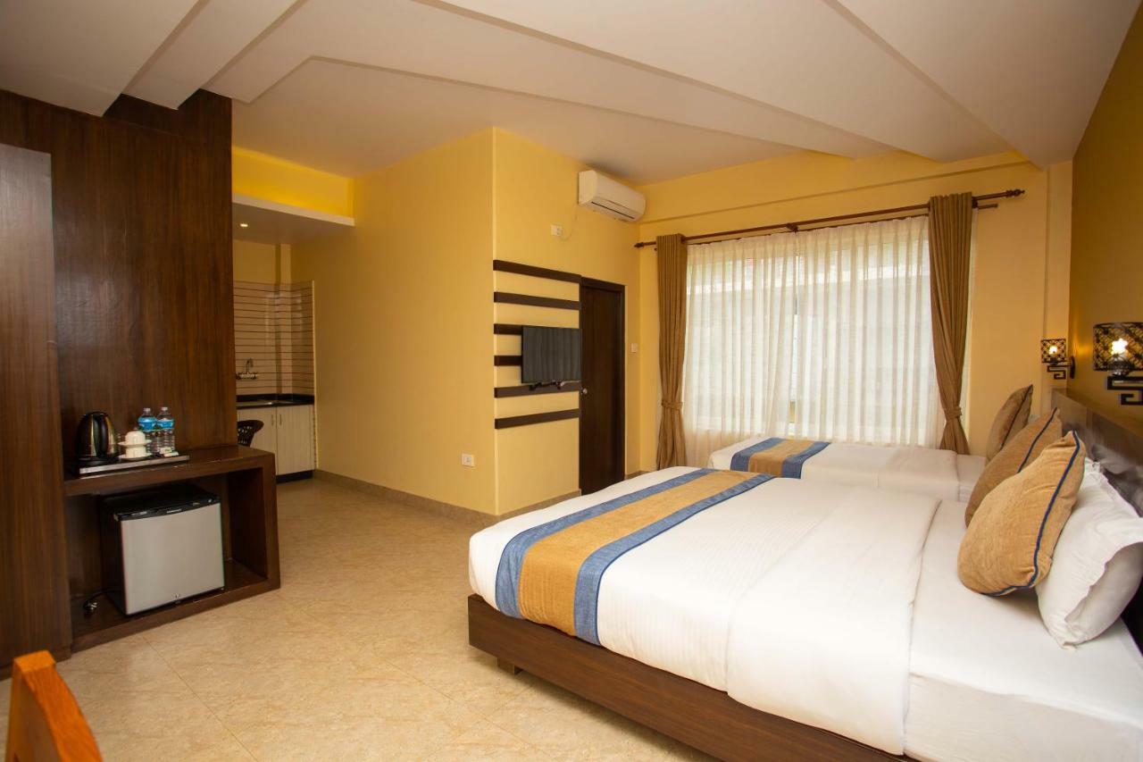 Hotel Lake Paradise Pokhara Esterno foto