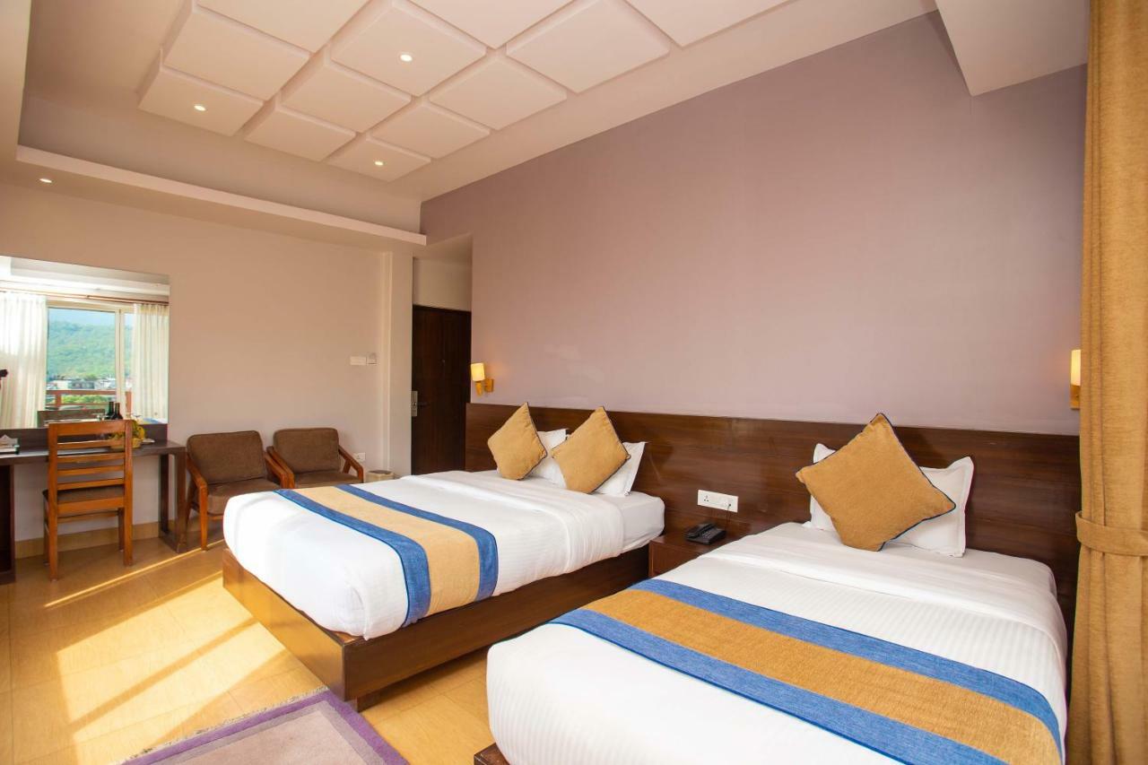 Hotel Lake Paradise Pokhara Esterno foto