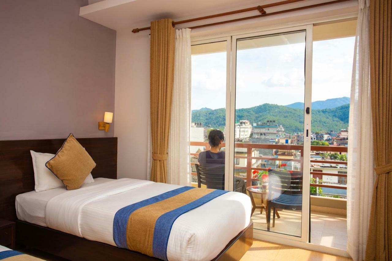 Hotel Lake Paradise Pokhara Esterno foto