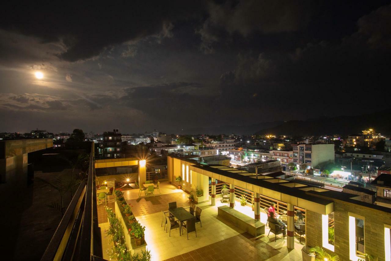 Hotel Lake Paradise Pokhara Esterno foto