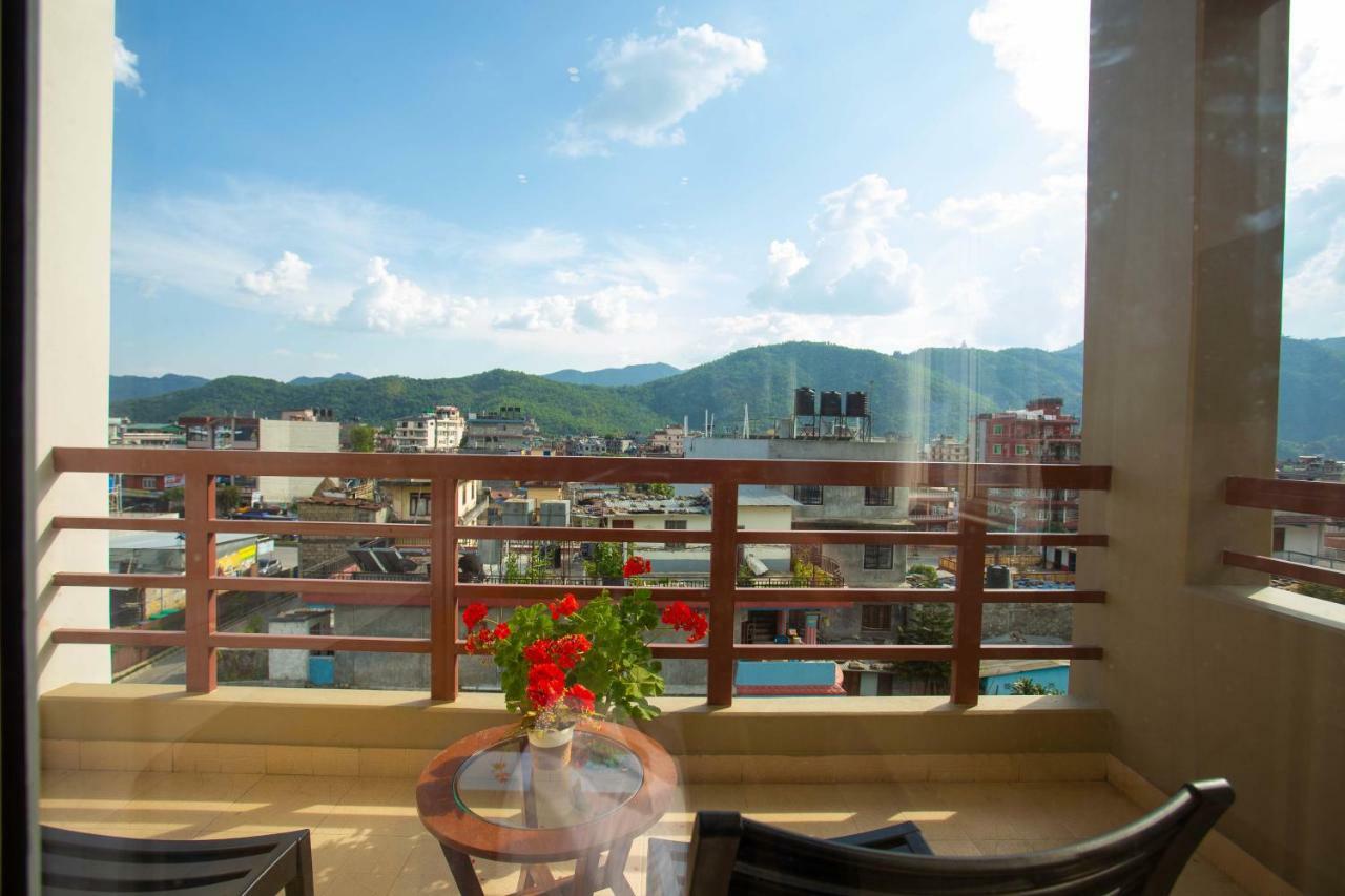 Hotel Lake Paradise Pokhara Esterno foto