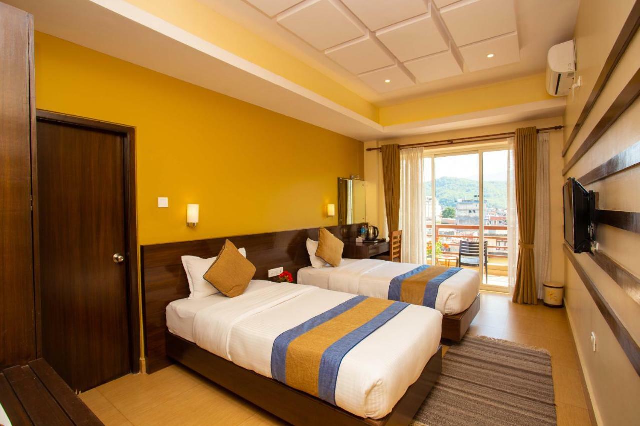 Hotel Lake Paradise Pokhara Esterno foto
