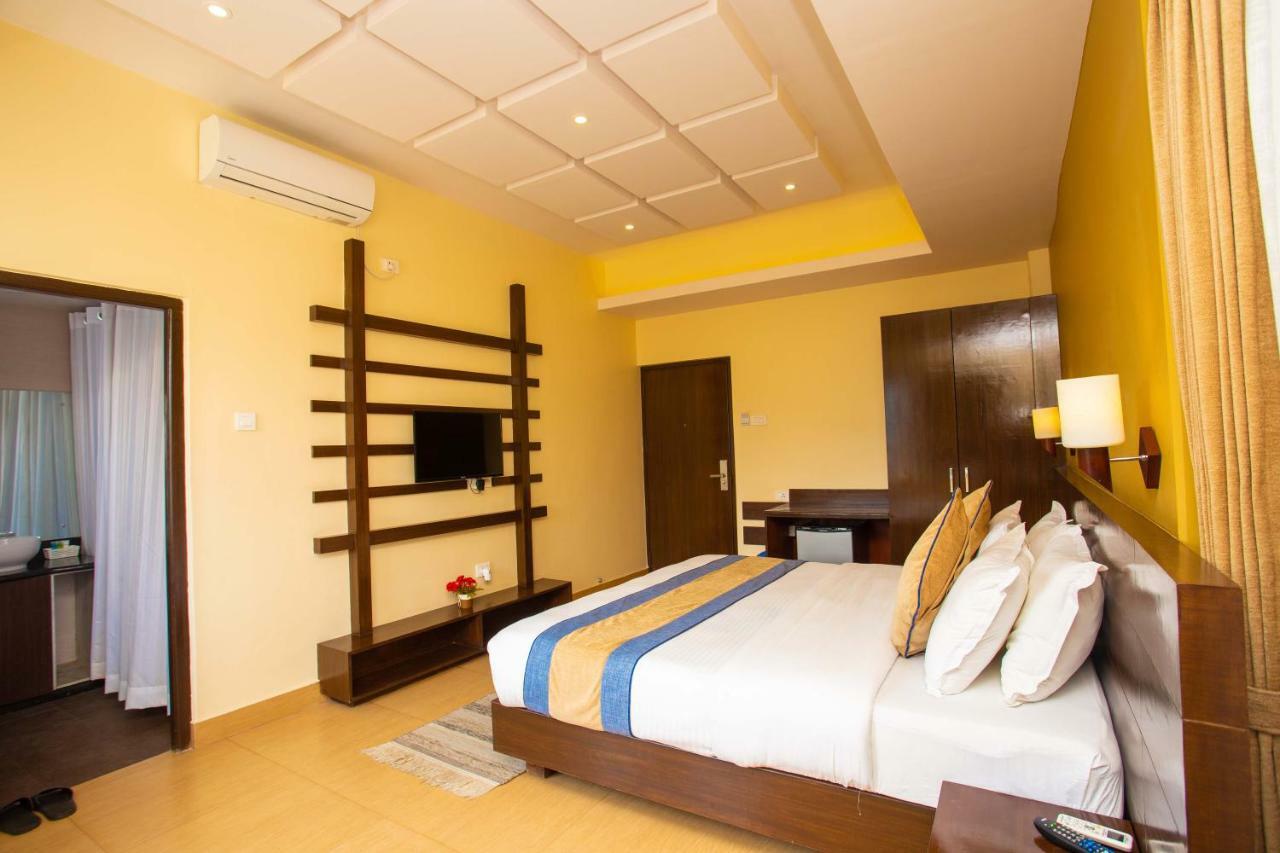 Hotel Lake Paradise Pokhara Esterno foto
